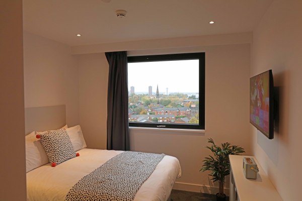 Benefits of living in Swansea student halls,Pricing for student flats in central Swansea