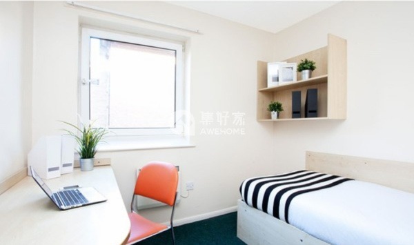 Advantages of en-suite rooms in London student housing,Best priced student housing in London