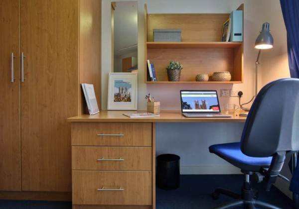 Student studio apartments in London,Student housing offers in London