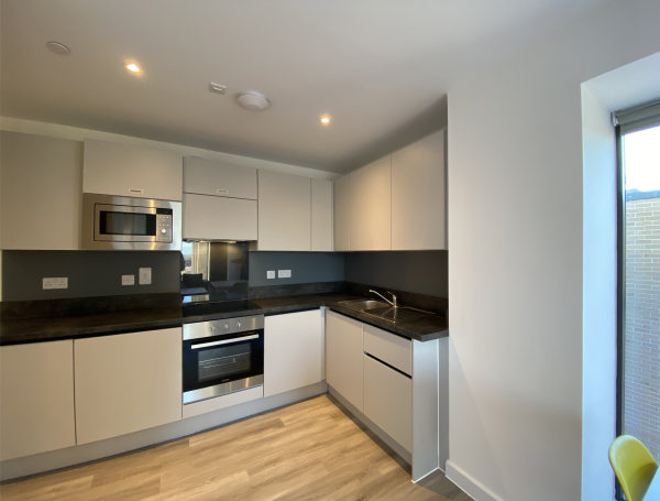 Advantages of en-suite rooms in London student housing,Is renting in London safe for students?