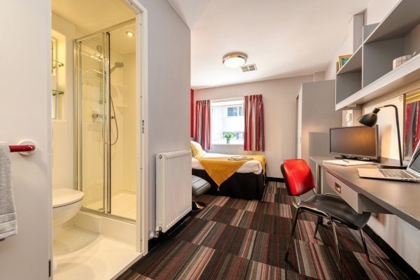 Liverpool student accommodation contracts explained,Cheap student living in Liverpool city