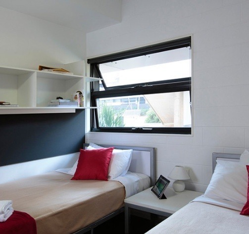 Pros and cons of London student residence halls,Parking spaces in London student apartments.