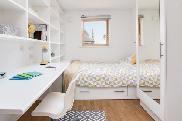 Things to check before signing a lease in Boston,Price comparison for student flats in Boston