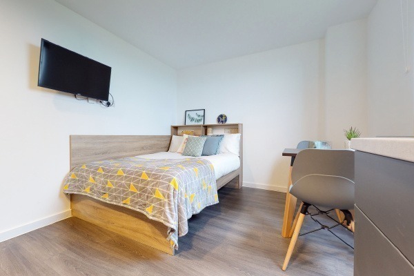 Pros and cons of Sheffield student residence halls,Student shared apartments Sheffield pricing