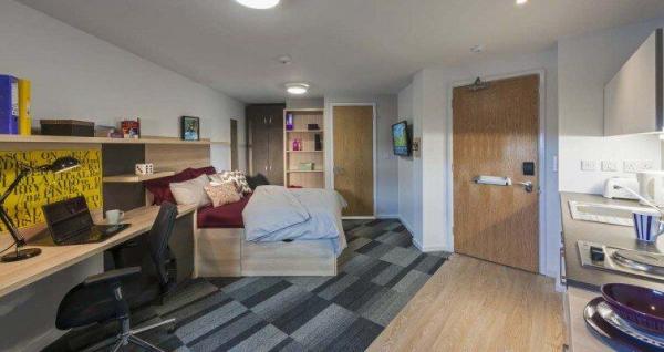 Exeter university campus vs off-campus housing,Discounted student accommodation Exeter