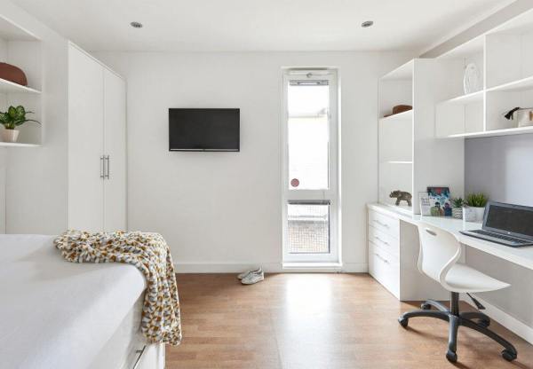 Benefits of living in a London student community,Is renting in London safe for students?