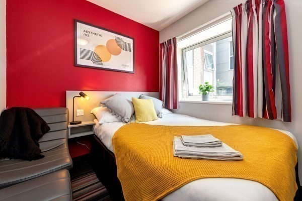 London student accommodations with gyms or fitness centers,Economical student apartments in London