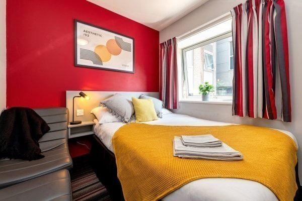 Benefits of living in London student halls,Is renting in London safe for students?