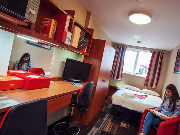 Best time of year to look for student housing in London,Best value student flats in London