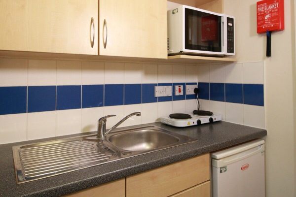 Safe areas in Reading for international students to live,Best deals for student accommodation in Reading