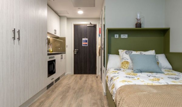 Benefits of living in a London student community,Are London student rooms soundproof?