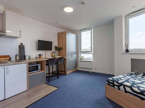 Pros and cons of Nottingham student residence halls,Nottingham student halls rent prices