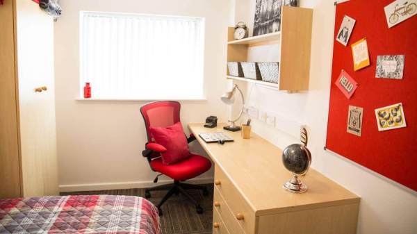 Coventry university campus vs off-campus housing,Coventry student accommodation monthly rent