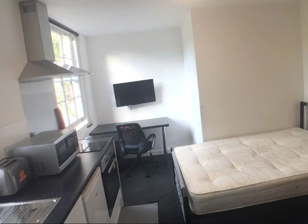 Checklist for moving into a Melborune student apartment,Best areas for cheap student living in Melborune