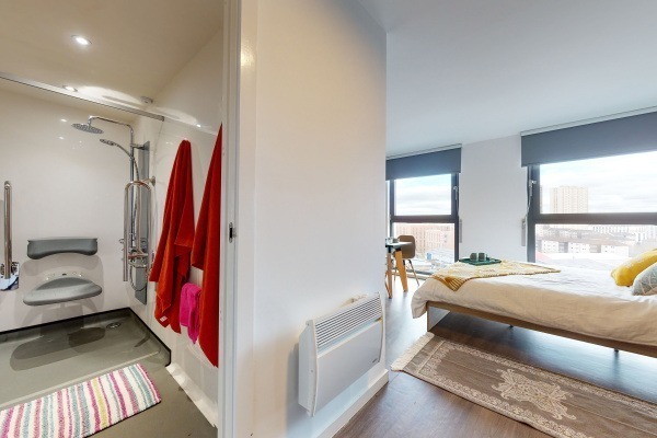 Advantages of en-suite rooms in Liverpool student housing,Yearly student housing lease costs Liverpool