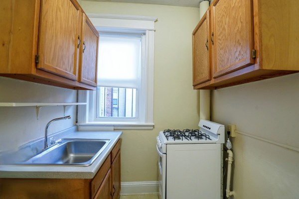 How to negotiate rent for student properties in NewYork,NewYork student flats with a balcony.