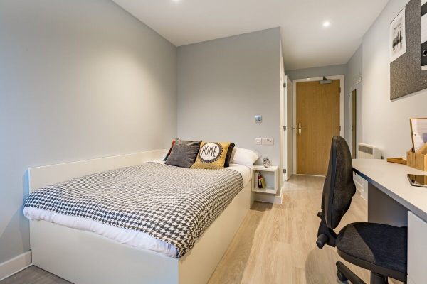 Safe areas in Cardiff for international students to live,Best areas for cheap student living in Cardiff