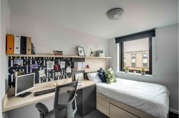 Liverpool student accommodation contracts explained,Cheap student en-suite rooms in Liverpool