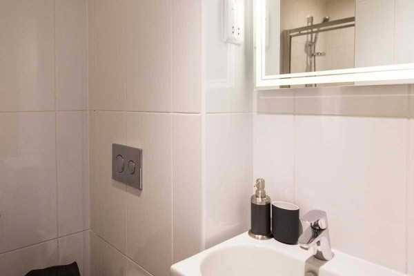 Advantages of en-suite rooms in Hobart student housing,Semester-based student housing prices in Hobart