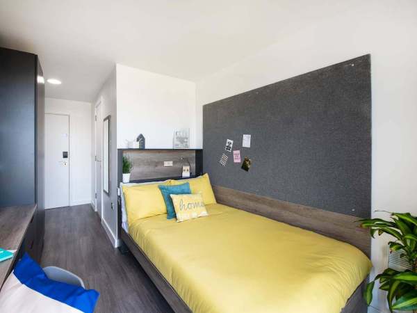 Advantages of en-suite rooms in LosAngeles student housing,Average rent for student in LosAngeles