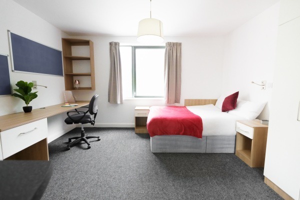 Renewing or ending a student housing lease in Winchester,Price comparison for student flats in Winchester