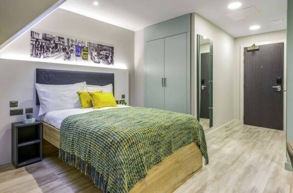 Benefits of living in London student halls,Best areas for cheap student living in London