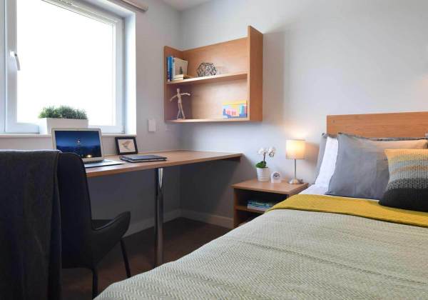 Lancaster student accommodations with gyms or fitness centers,Parking spaces in Lancaster student apartments.