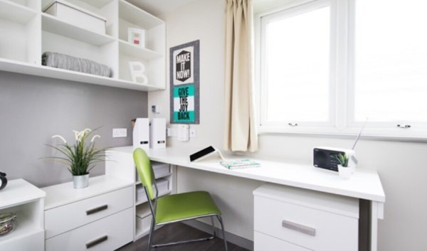 Benefits of living in London student halls,Cheap student living in London city