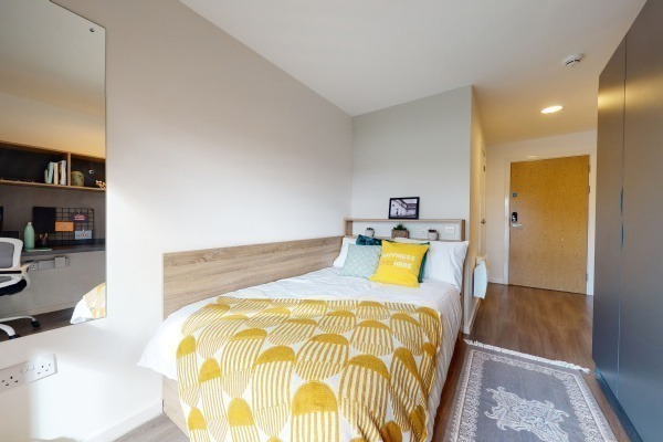 Student studio apartments in Leeds,How safe is the surrounding area of Leeds universities?