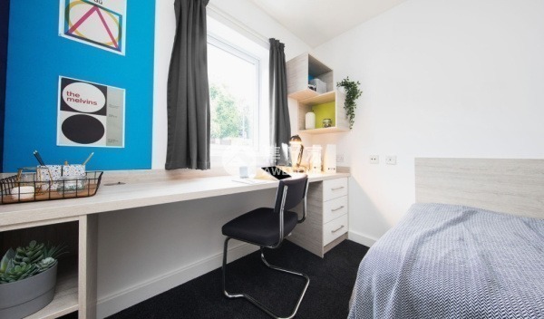 Student studio apartments in London,London student flats with a balcony.