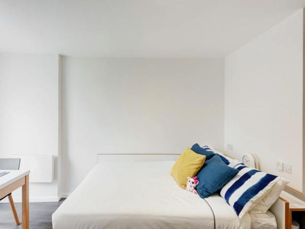 Best time of year to look for student housing in Wollongong,How comfortable are the beds in Wollongong student apartments?