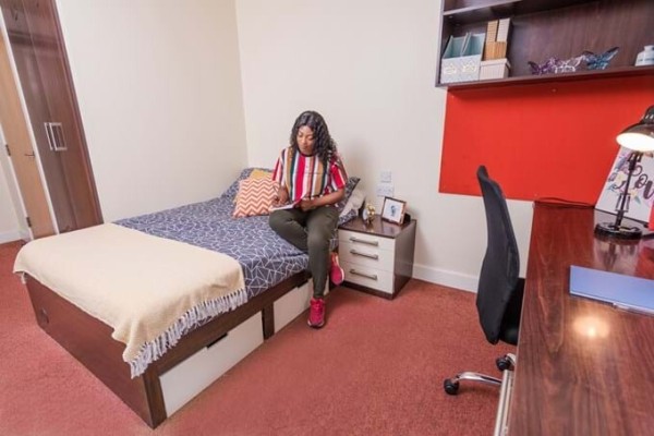 Benefits of living in a London student community,Budget student apartments London