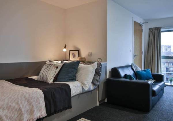 How to rent an apartment in London for students,Student housing offers in London