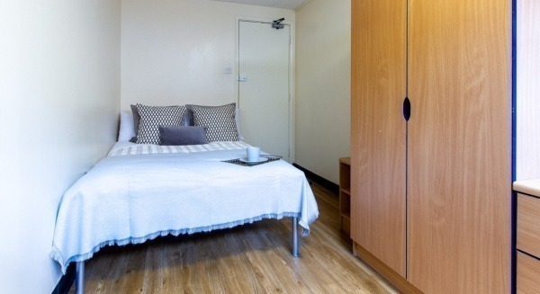 Benefits of living in Plymouth student halls,Pricing for student flats in central Plymouth