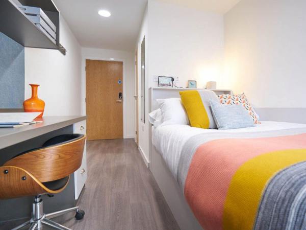 Things to check before signing a lease in Essex,Affordable student studio flats Essex