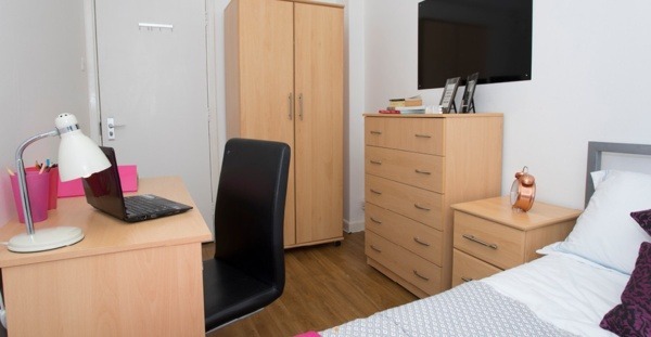 Bangor student accommodation contracts explained,Bangor student accommodation special offers