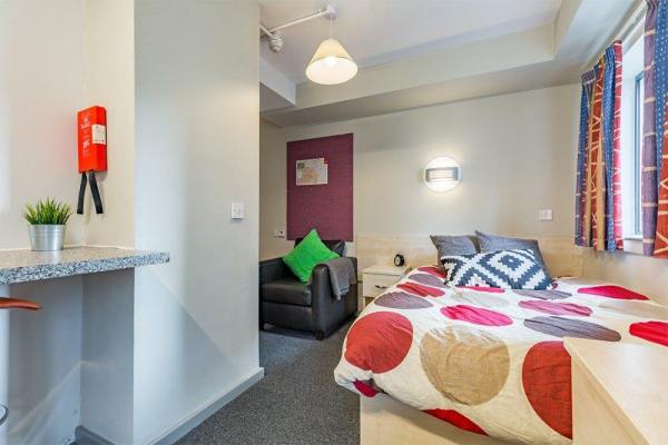 Safe areas in Sunderland for international students to live,Affordable student studio flats Sunderland