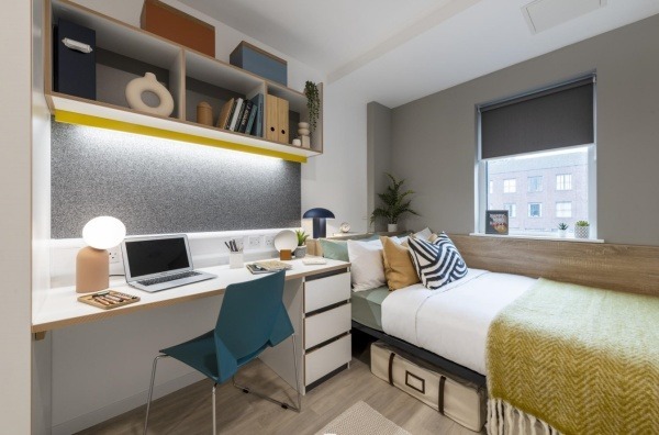 Liverpool student accommodation near top universities,Semester-based student housing prices in Liverpool