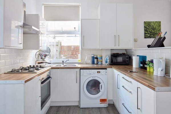 Finding roommates for London student flats,Affordable student en-suite London rentals