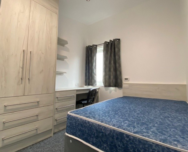 Student studio apartments in Plymouth,Yearly student housing lease costs Plymouth