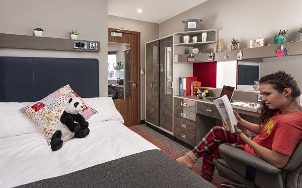 Furnished vs unfurnished student apartments in Auckland,Budget-friendly student hostels in Auckland