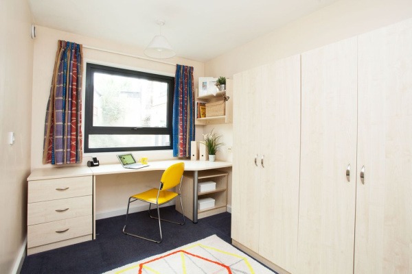 How to negotiate rent for student properties in London,Discounted student accommodation London