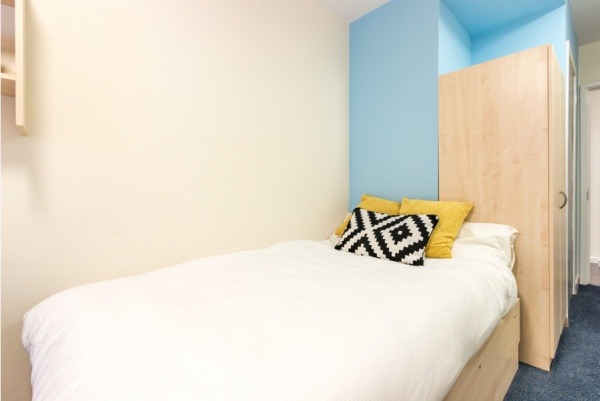 Finding roommates for Lancashire student flats,Lancashire city center student flat rents