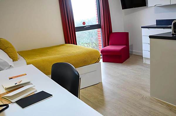 Finding roommates for Liverpool student flats,Is renting in Liverpool safe for students?