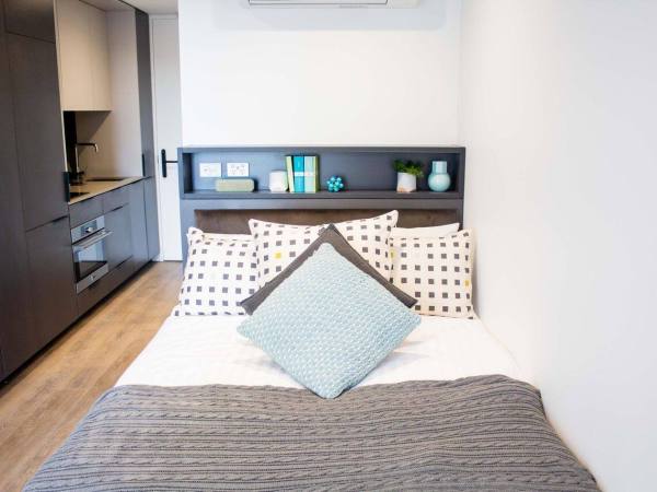 Checklist for moving into a London student apartment,Student housing offers in London