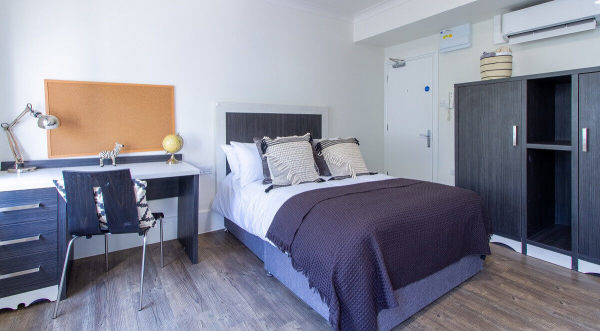 Benefits of living in London student halls,Cheap student accommodation London