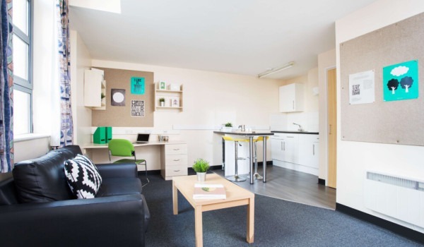 Things to check before signing a lease in London,London student accommodation special offers