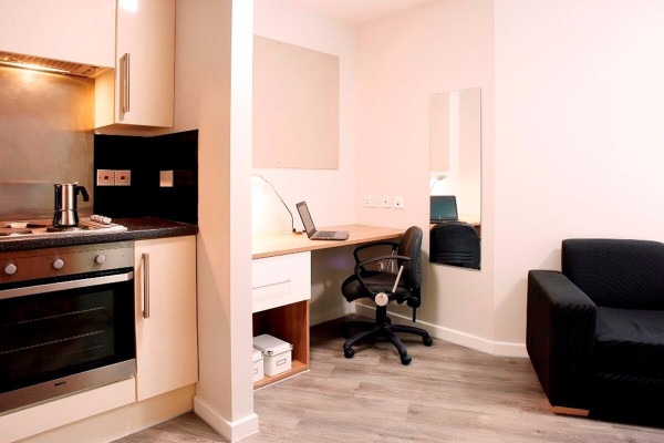 Furnished vs unfurnished student apartments in London,Student studio apartments in London prices