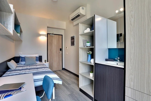 Renewing or ending a student housing lease in London,Affordable student en-suite London rentals