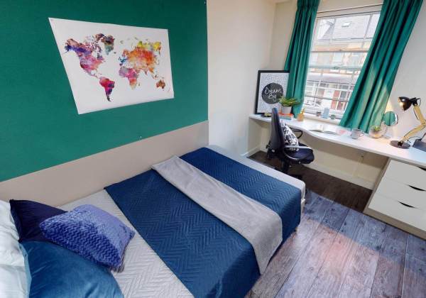 Checklist for moving into a Leeds student apartment,Leeds student flats with a balcony.